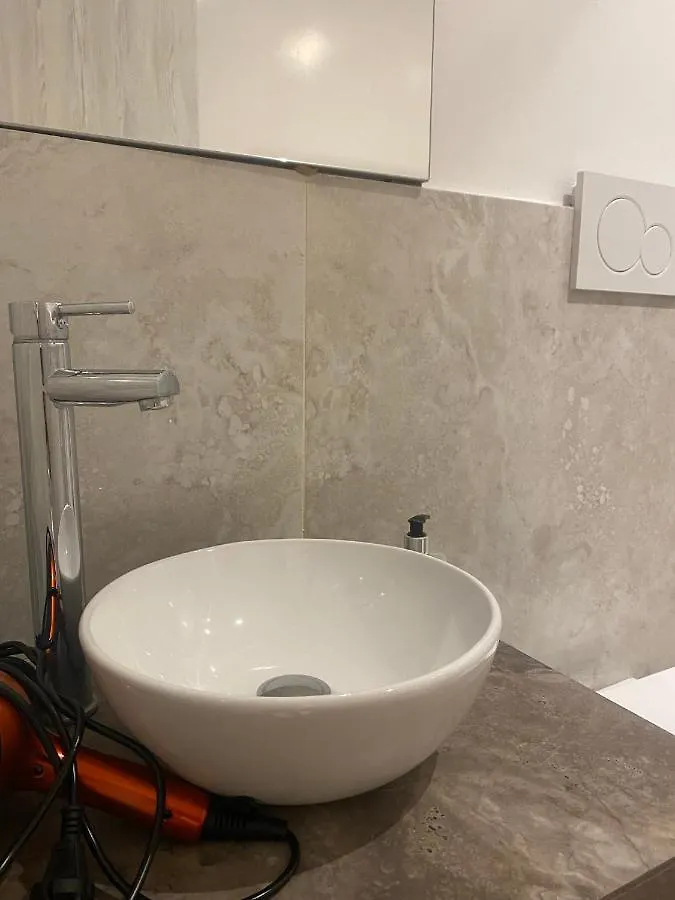 Trevi Rooms In Rome Bed & Breakfast